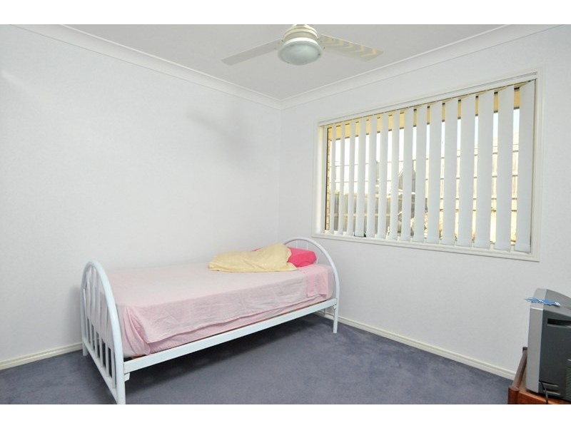 8 Griffen Place, Crestmead QLD 4132