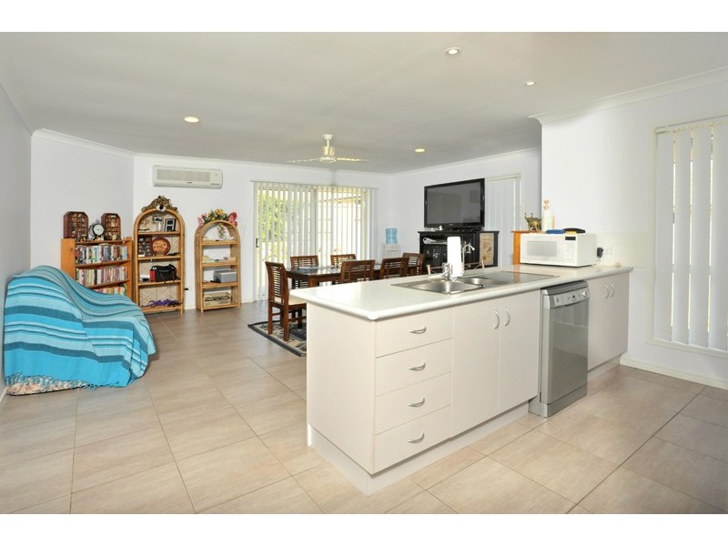 8 Griffen Place, Crestmead QLD 4132