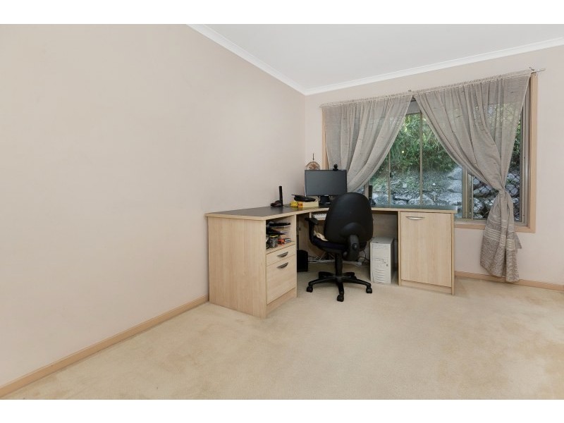 20 Mirbelia Street, Kenmore Hills QLD 4069