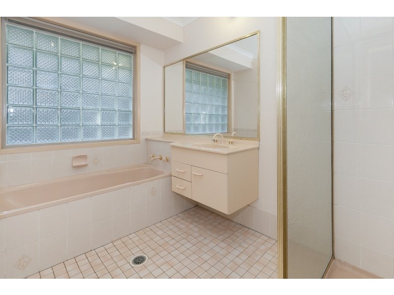 20 Mirbelia Street, Kenmore Hills QLD 4069