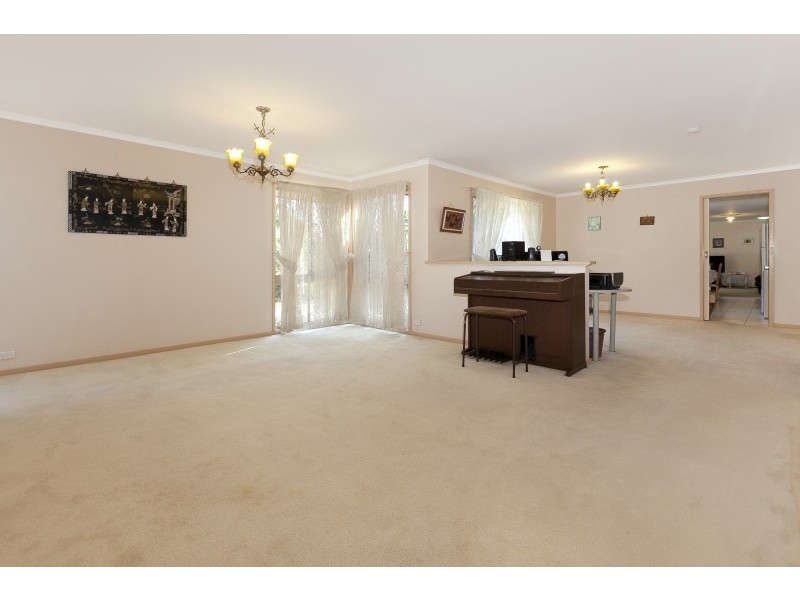 20 Mirbelia Street, Kenmore Hills QLD 4069