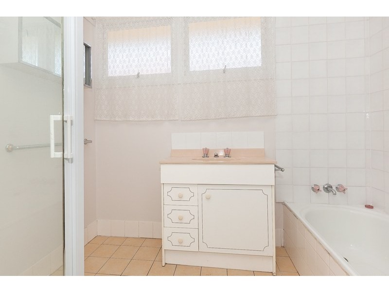 52 Stanley Road, Camp Hill QLD 4152