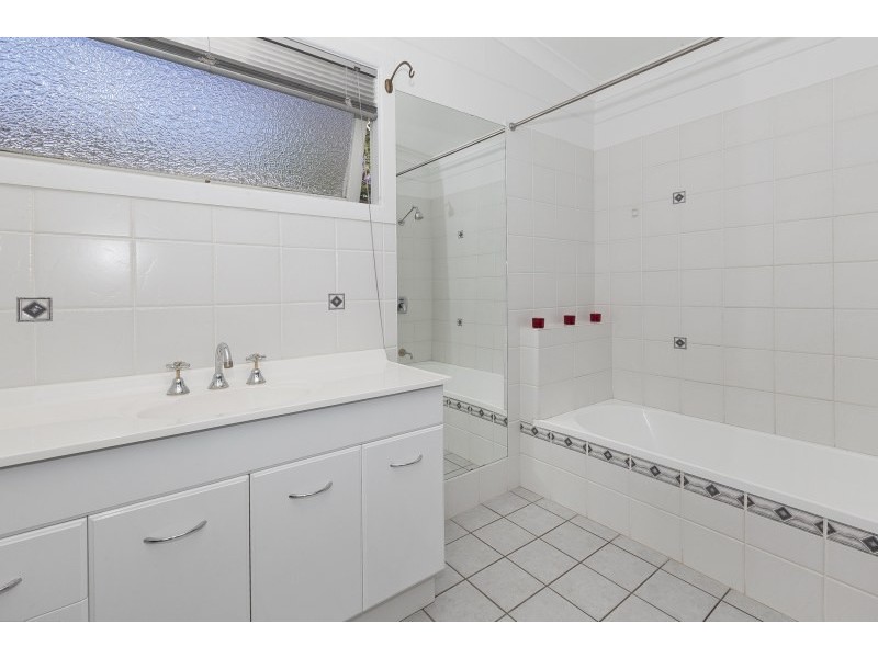 32 Parkmore Street, Boondall QLD 4034