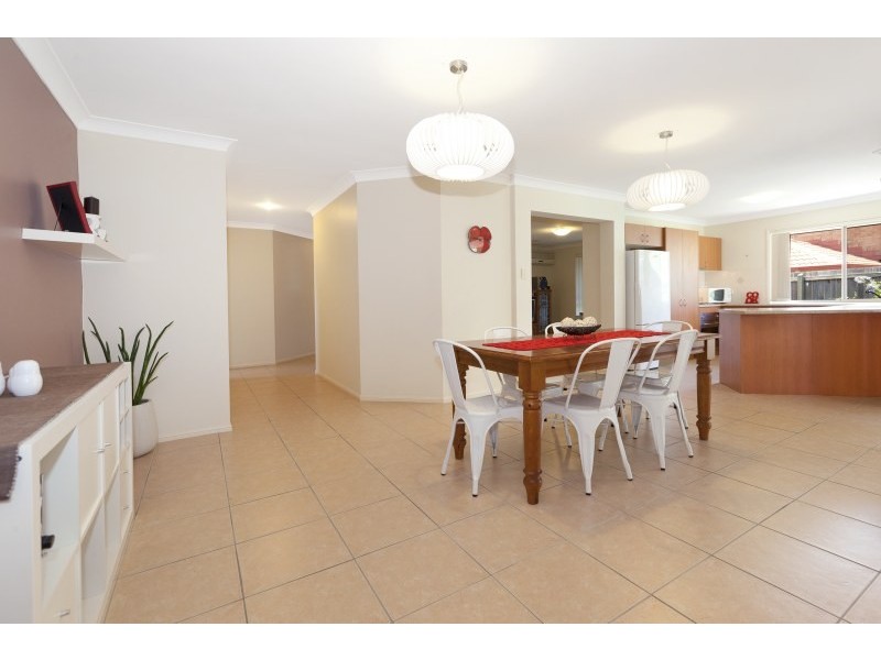 25 Yaggera Place, Bellbowrie QLD 4070