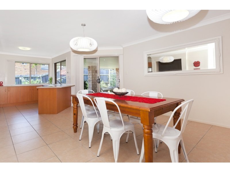 25 Yaggera Place, Bellbowrie QLD 4070