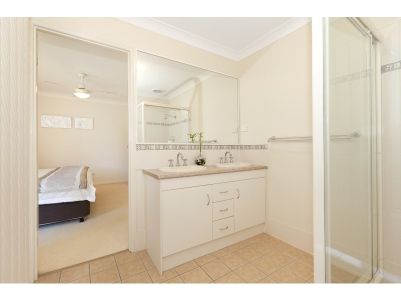 25 Yaggera Place, Bellbowrie QLD 4070