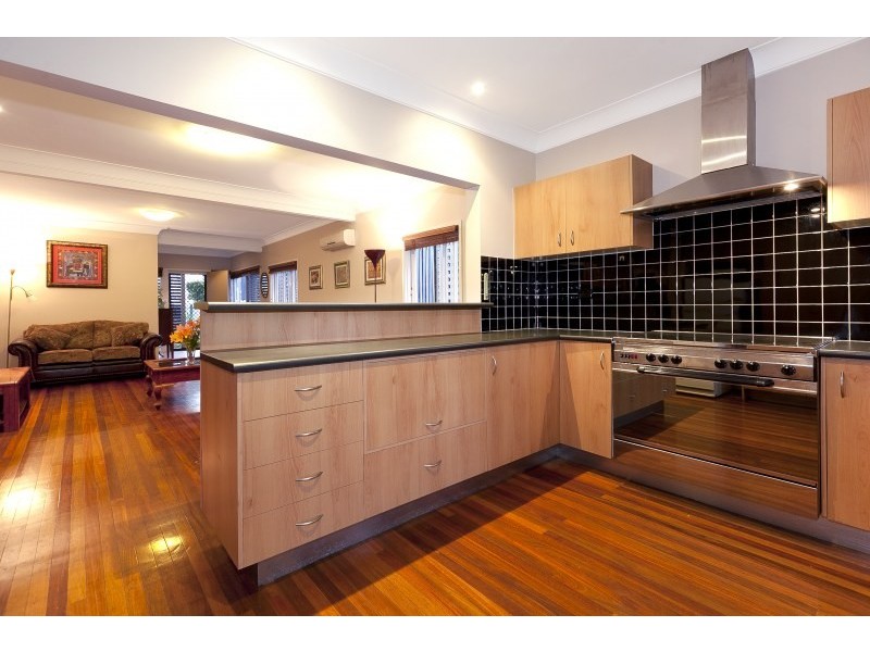 7 Effie Street, Bardon QLD 4065