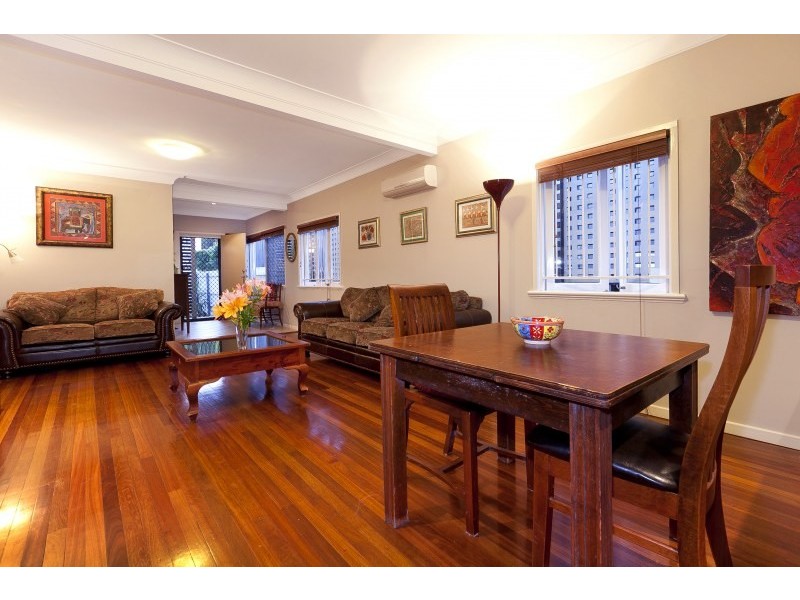 7 Effie Street, Bardon QLD 4065