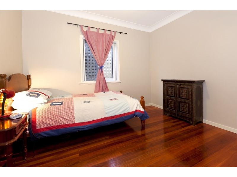 7 Effie Street, Bardon QLD 4065
