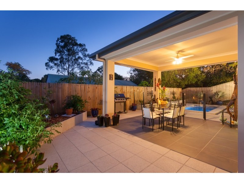 6 Makepeace Place, Bellbowrie QLD 4070