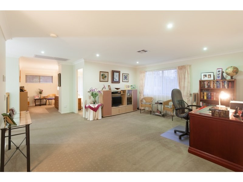 6 Makepeace Place, Bellbowrie QLD 4070