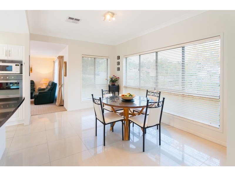 6 Makepeace Place, Bellbowrie QLD 4070