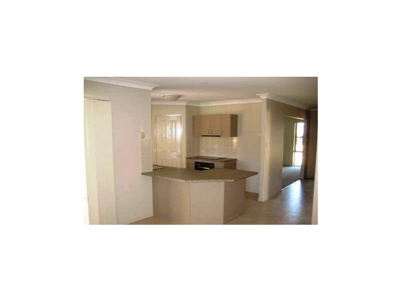 8 Oak Leaf Street, Springfield Lakes QLD 4300