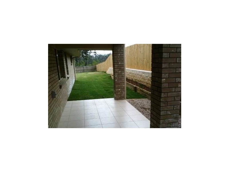 8 Oak Leaf Street, Springfield Lakes QLD 4300