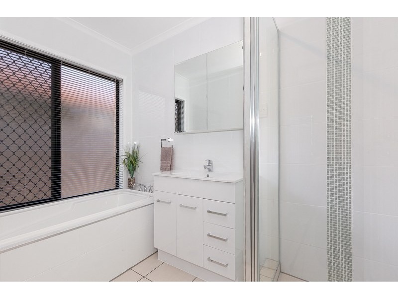 2 Melvina Place, Bracken Ridge QLD 4017