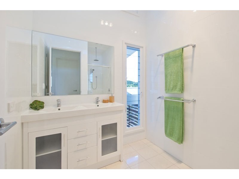 12 Thurlow Street, Newmarket QLD 4051