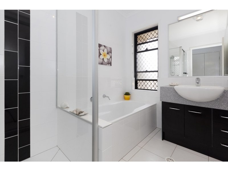 15 Lancewood Place, Moggill QLD 4070