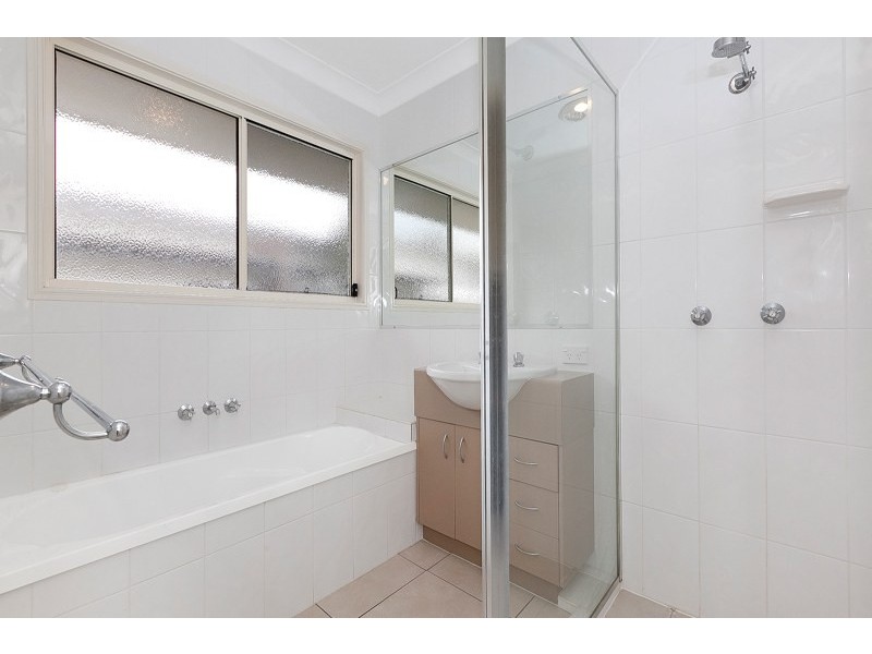 2 Heathwood Place, Collingwood Park QLD 4301