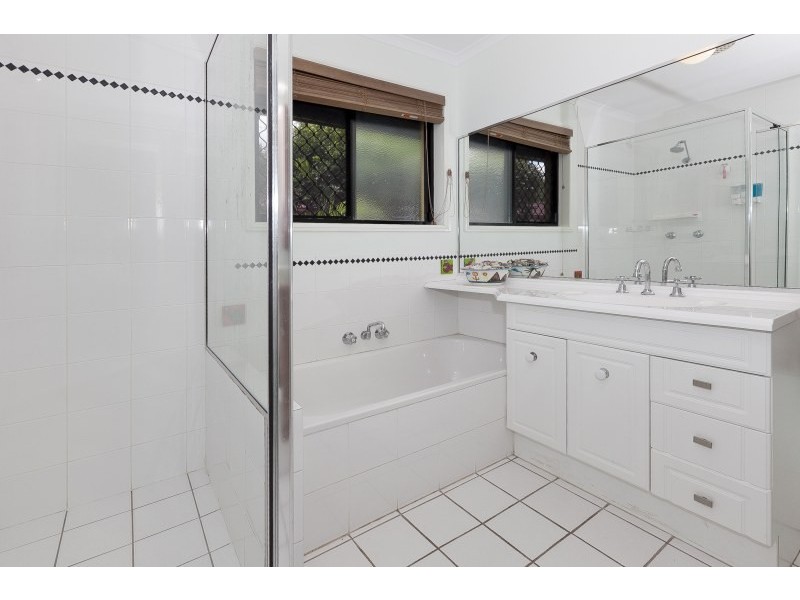 20 Glenwood Place, Moggill QLD 4070