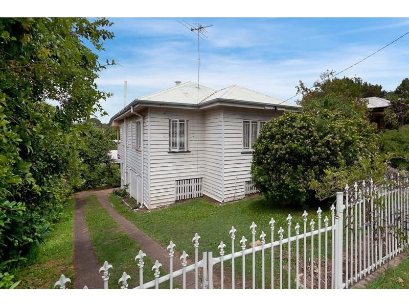 12 Hindon Street, Corinda QLD 4075