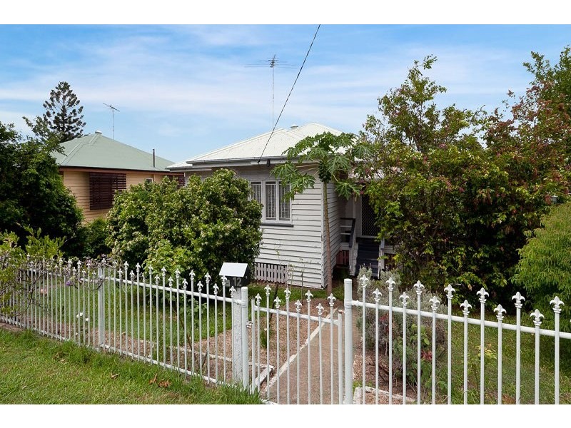 12 Hindon Street, Corinda QLD 4075