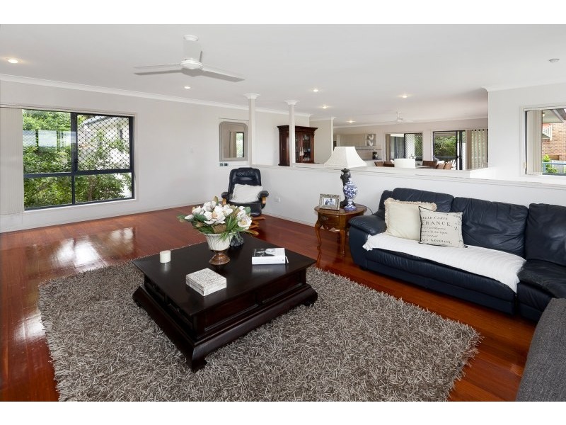 16 Greenwood Close, Moggill QLD 4070