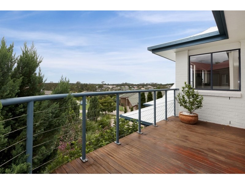 16 Greenwood Close, Moggill QLD 4070