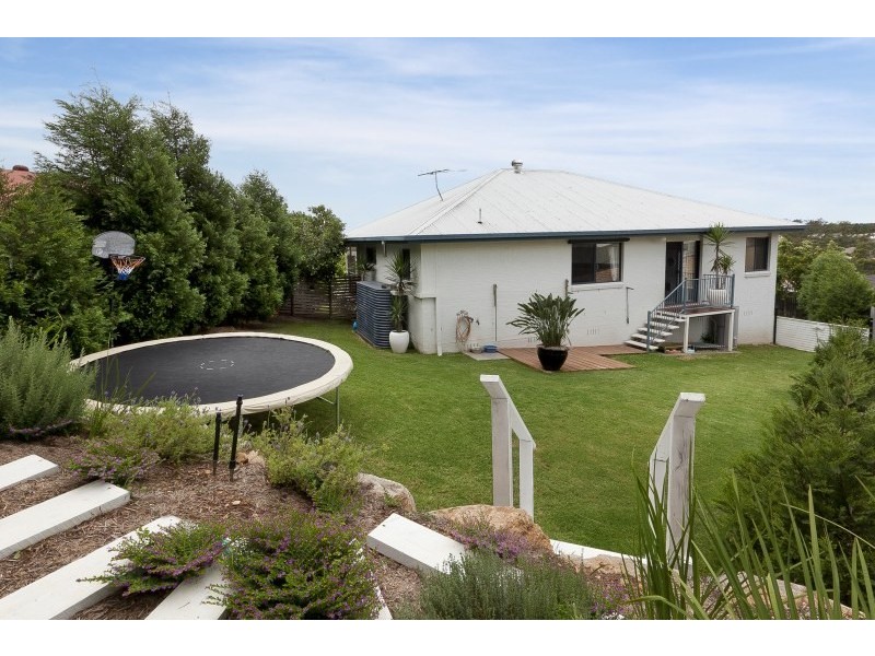 16 Greenwood Close, Moggill QLD 4070