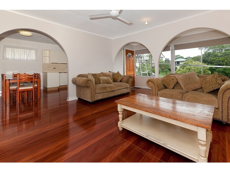 6 Brewster Street, Stafford Heights QLD 4053