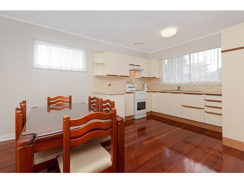 6 Brewster Street, Stafford Heights QLD 4053