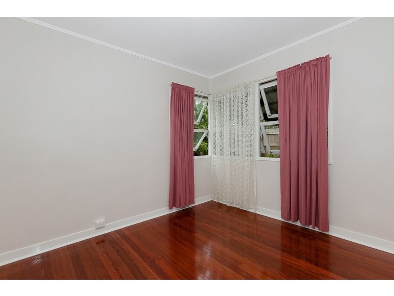 6 Brewster Street, Stafford Heights QLD 4053