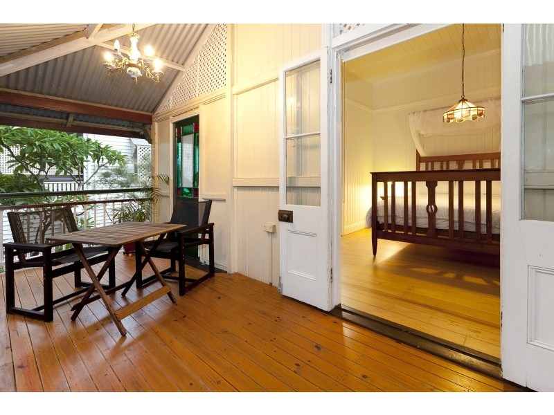 17 Frank Street, Norman Park QLD 4170