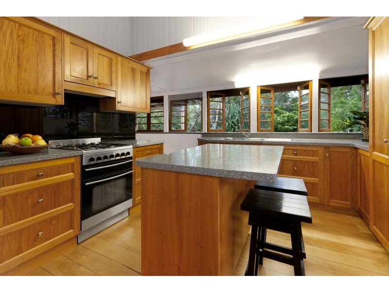 17 Frank Street, Norman Park QLD 4170