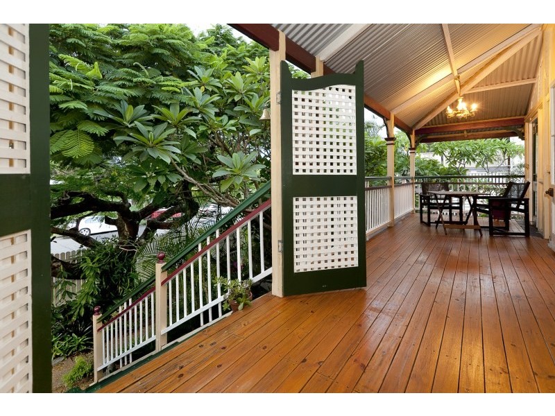 17 Frank Street, Norman Park QLD 4170