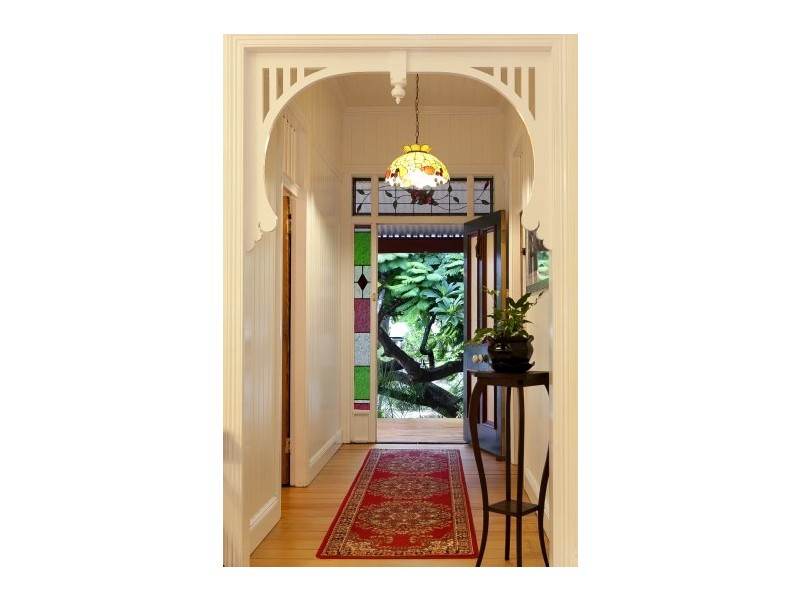 17 Frank Street, Norman Park QLD 4170