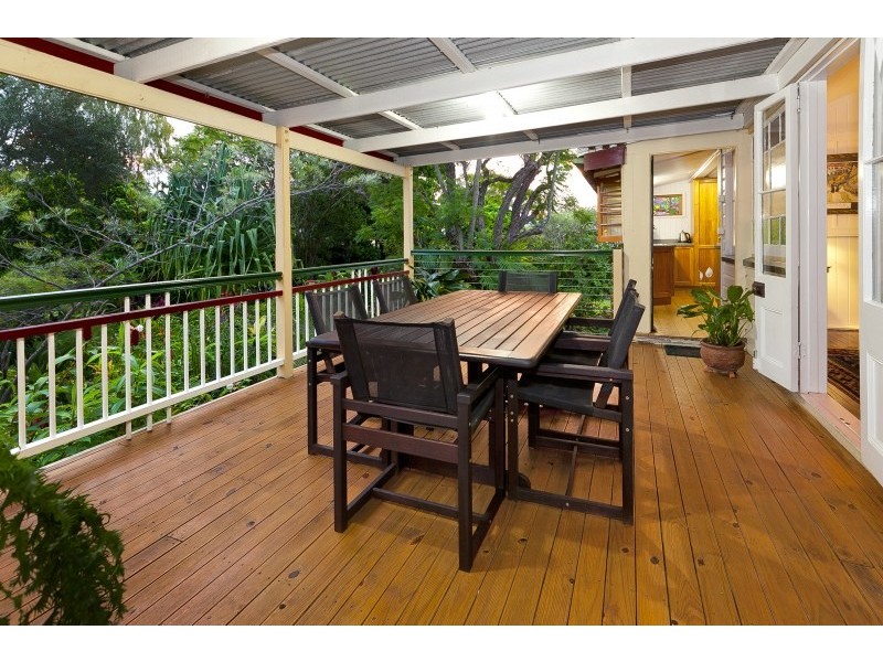 17 Frank Street, Norman Park QLD 4170