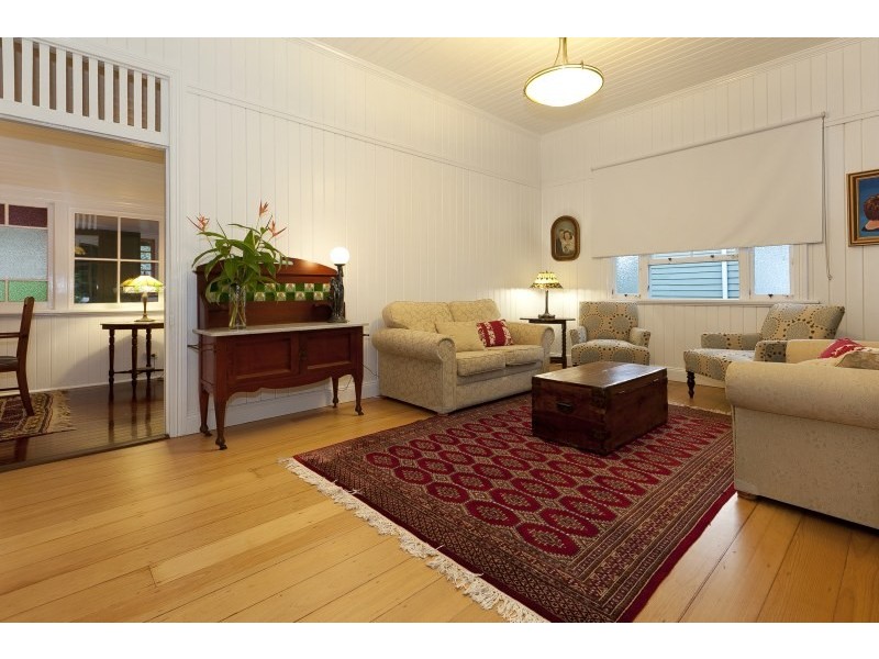 17 Frank Street, Norman Park QLD 4170