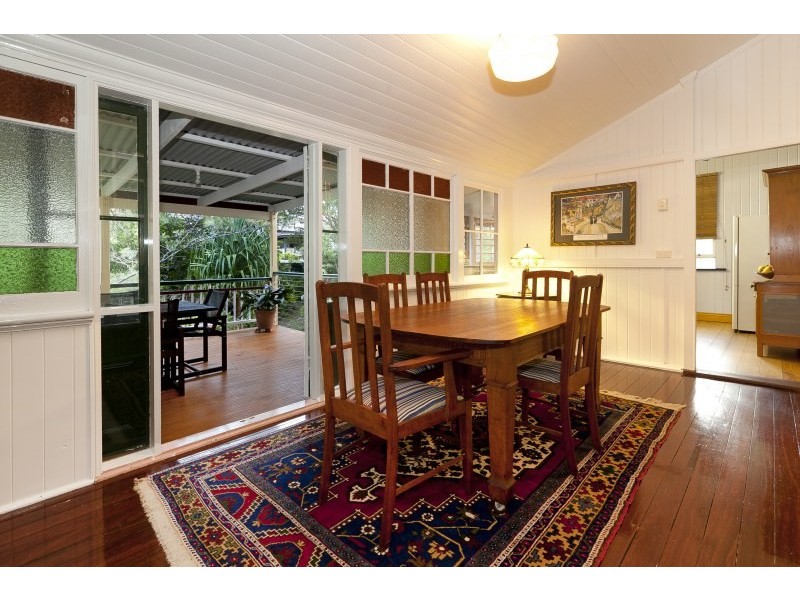 17 Frank Street, Norman Park QLD 4170