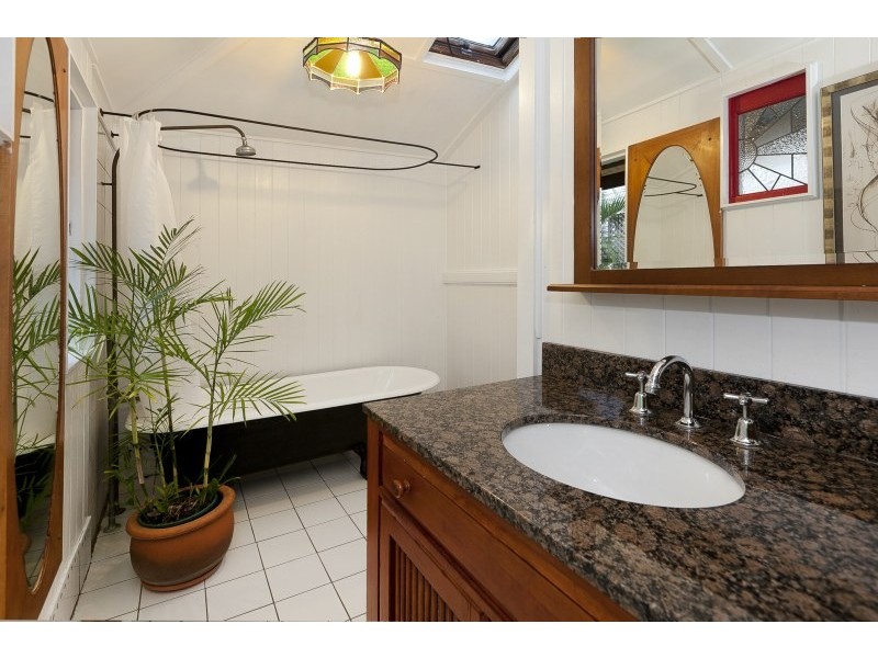 17 Frank Street, Norman Park QLD 4170