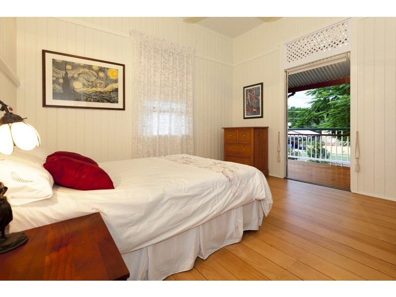 17 Frank Street, Norman Park QLD 4170