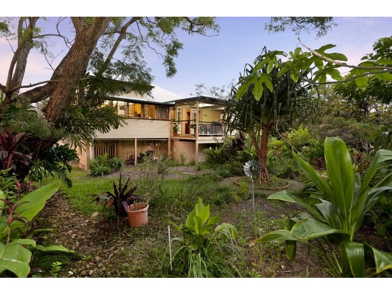 17 Frank Street, Norman Park QLD 4170