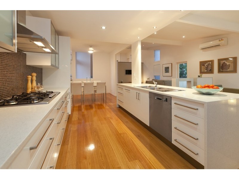 12 Thurlow Street, Newmarket QLD 4051