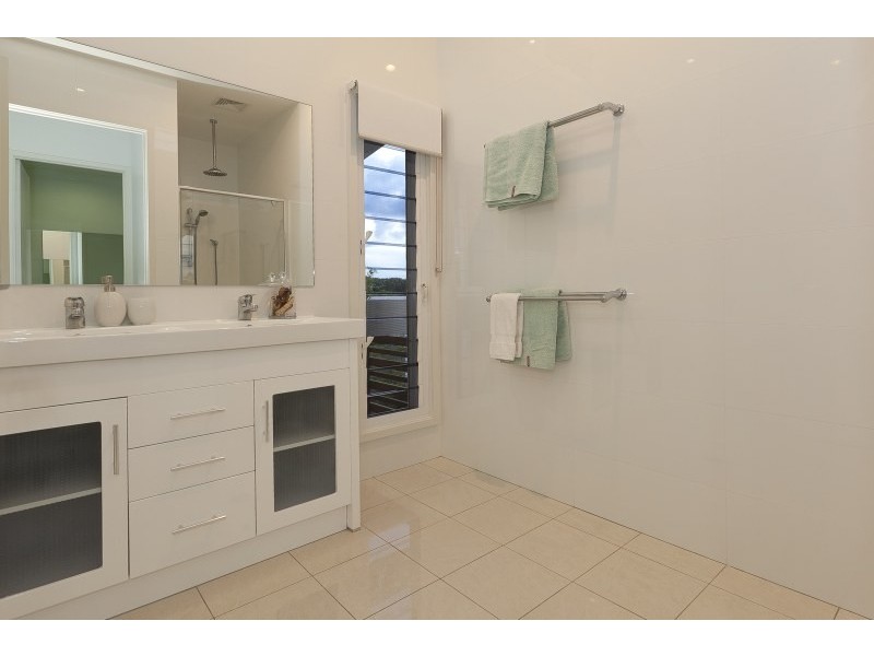 12 Thurlow Street, Newmarket QLD 4051