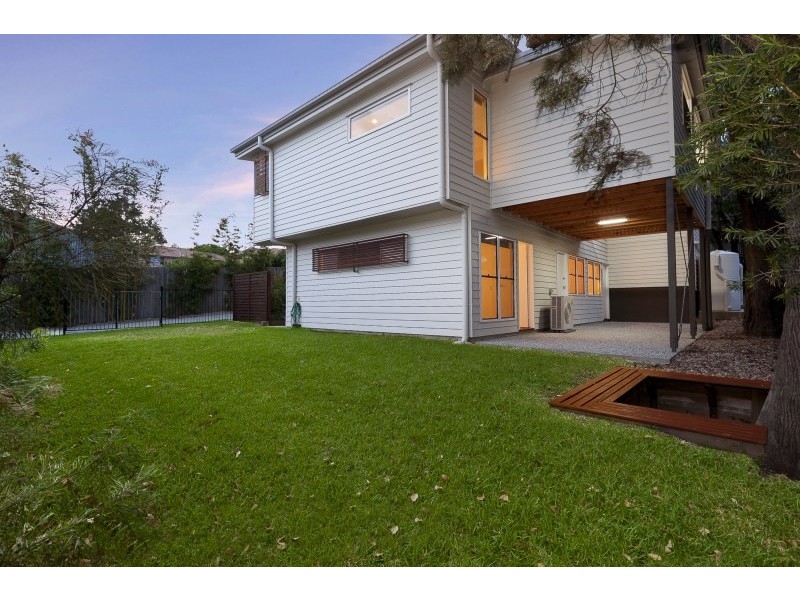 12 Thurlow Street, Newmarket QLD 4051