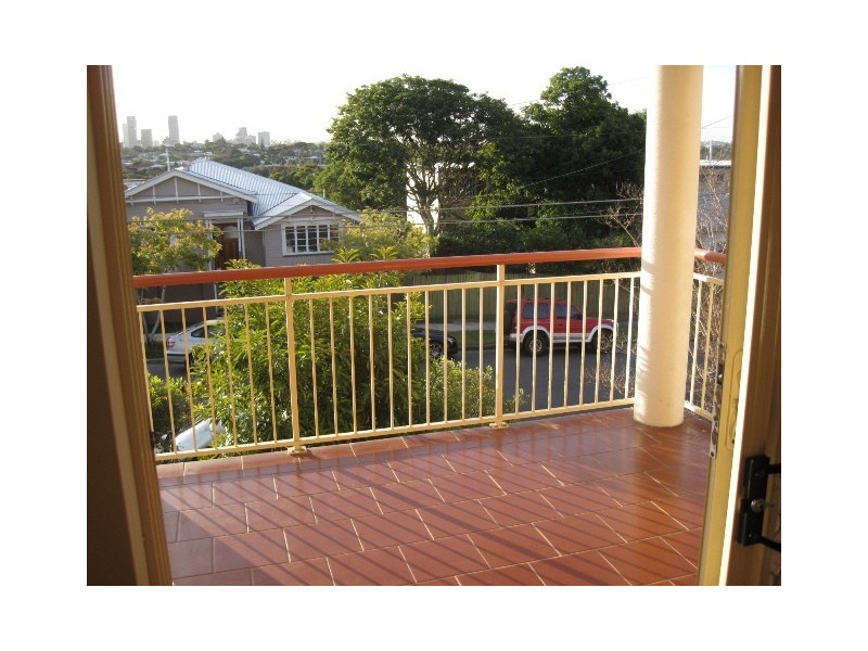 Unit 2/45 Eighth Avenue, Coorparoo QLD 4151