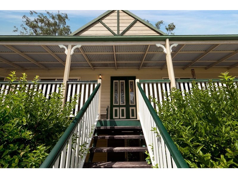 35 Riversleigh Road, Bellbowrie QLD 4070