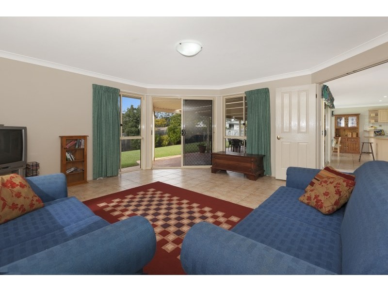 48 Pine County Place, Bellbowrie QLD 4070