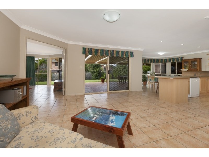 48 Pine County Place, Bellbowrie QLD 4070