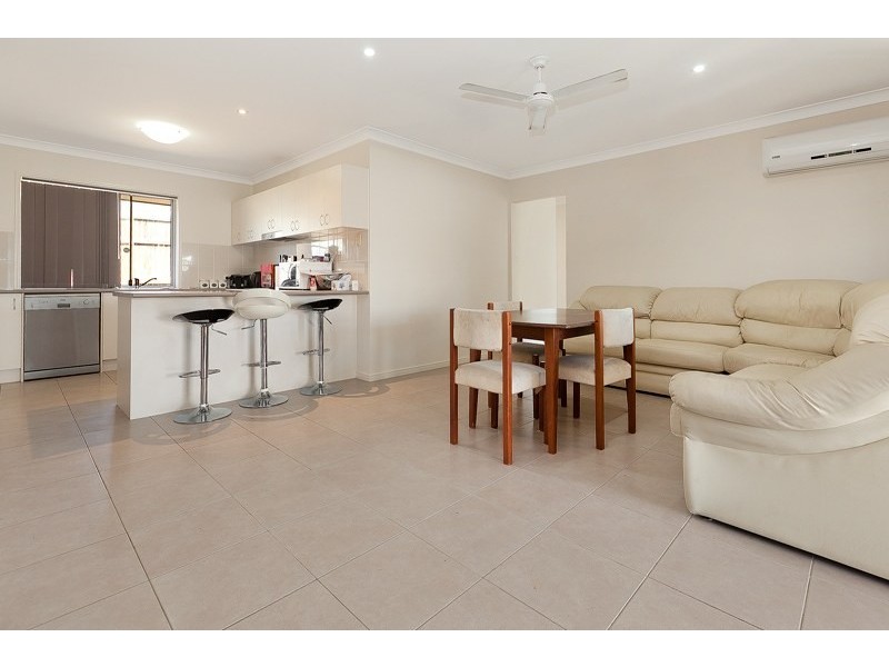 85 High Street, Blackstone QLD 4304