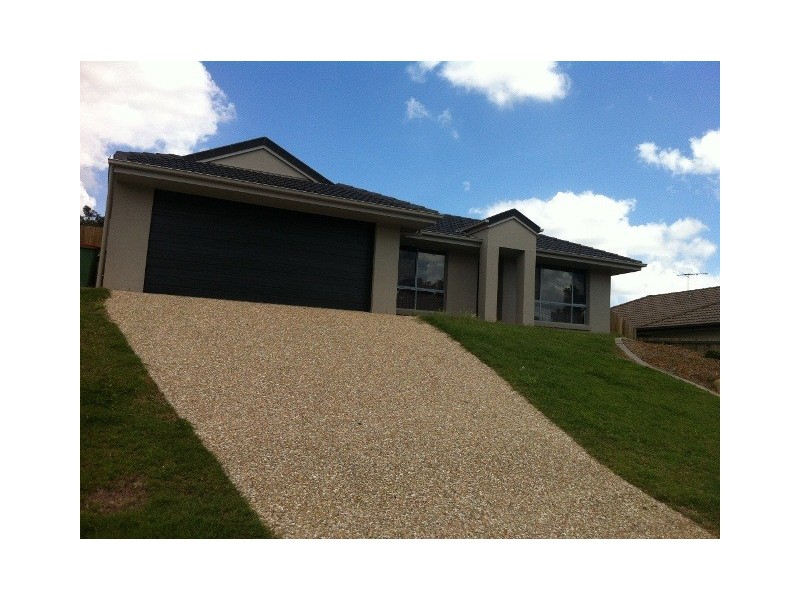 85 High Street, Blackstone QLD 4304